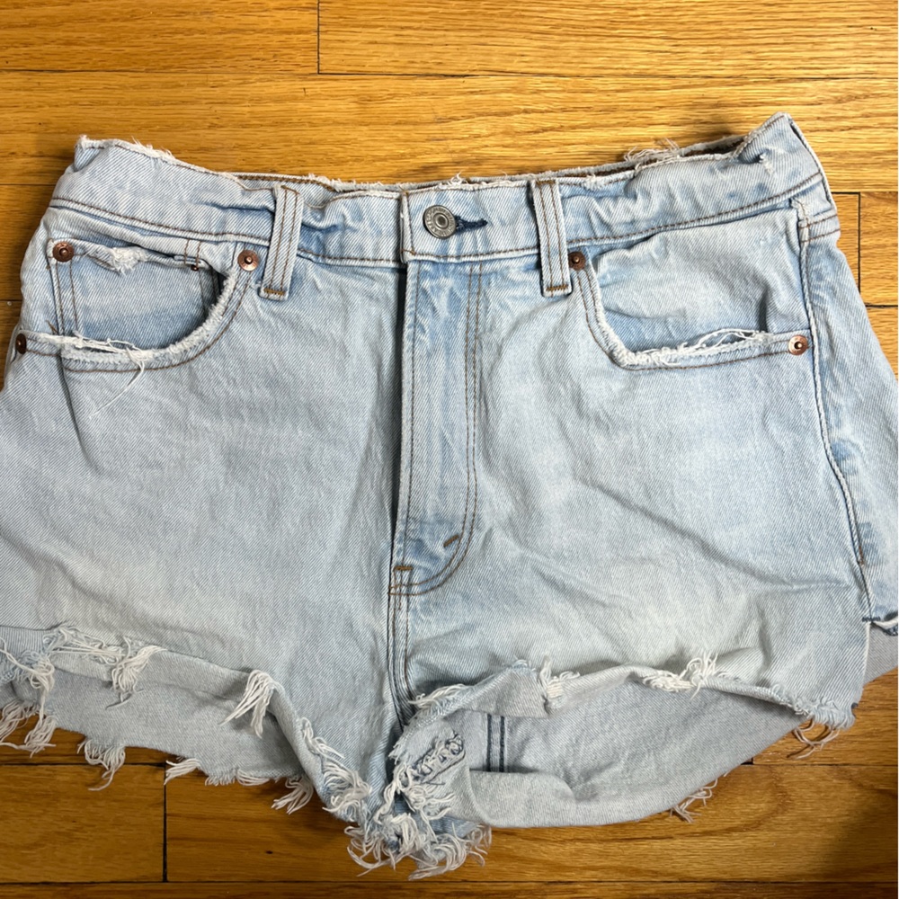 Abercrombie “Mom Short” Light Wash Denim Shorts